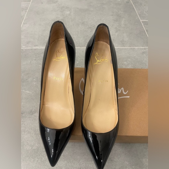 Christian Lounoutin patent leather 85mm heel, size 39 iconic red sole. - Picture 8 of 11